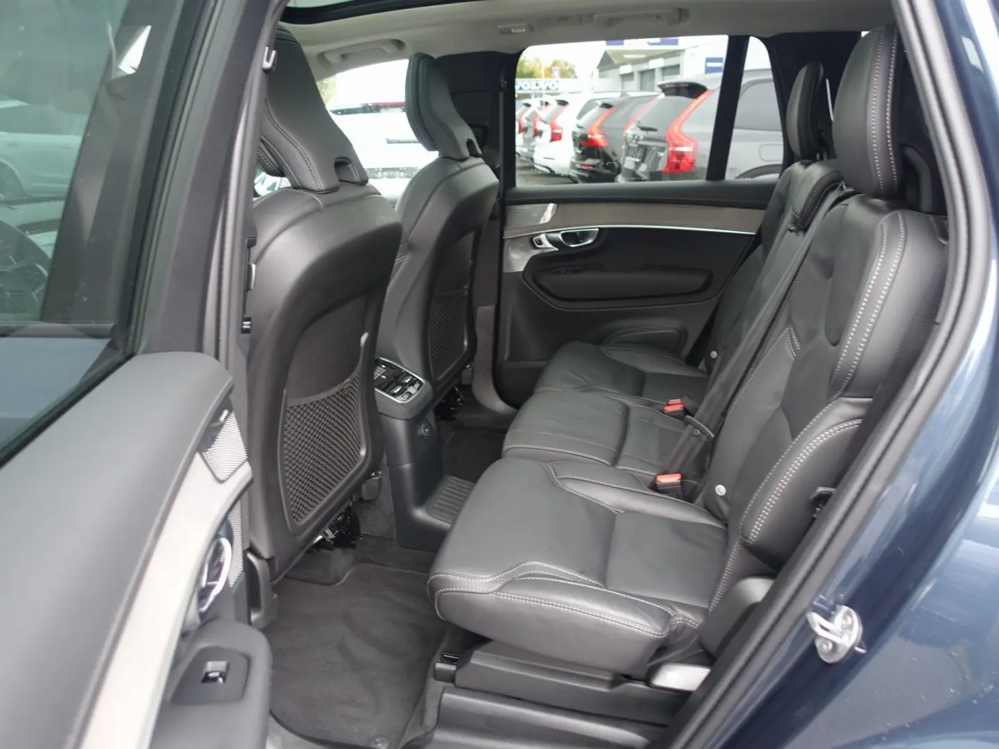 XC90 Plus Dark T8 AWD PHEV B&W AirSusp 360