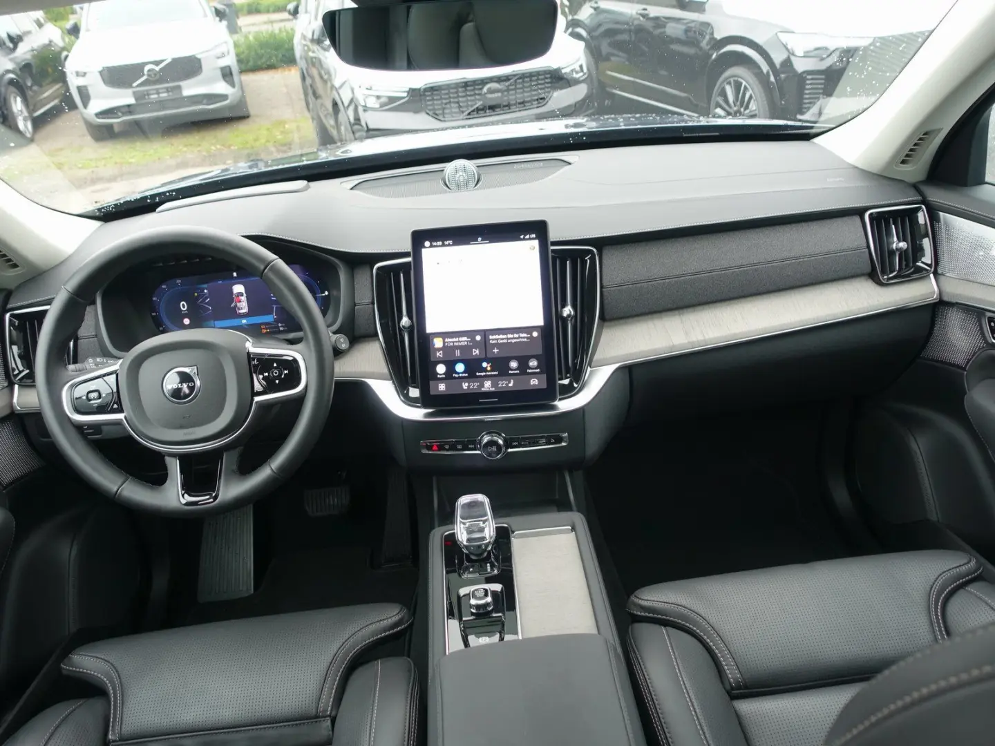 XC90 Plus Dark T8 AWD PHEV B&W AirSusp 360