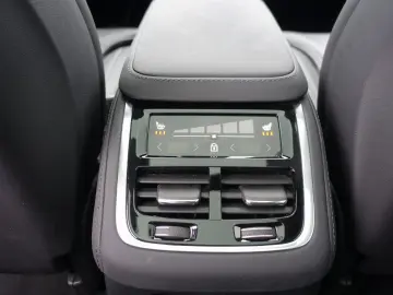 XC90 Plus Dark T8 AWD PHEV B&W AirSusp 360