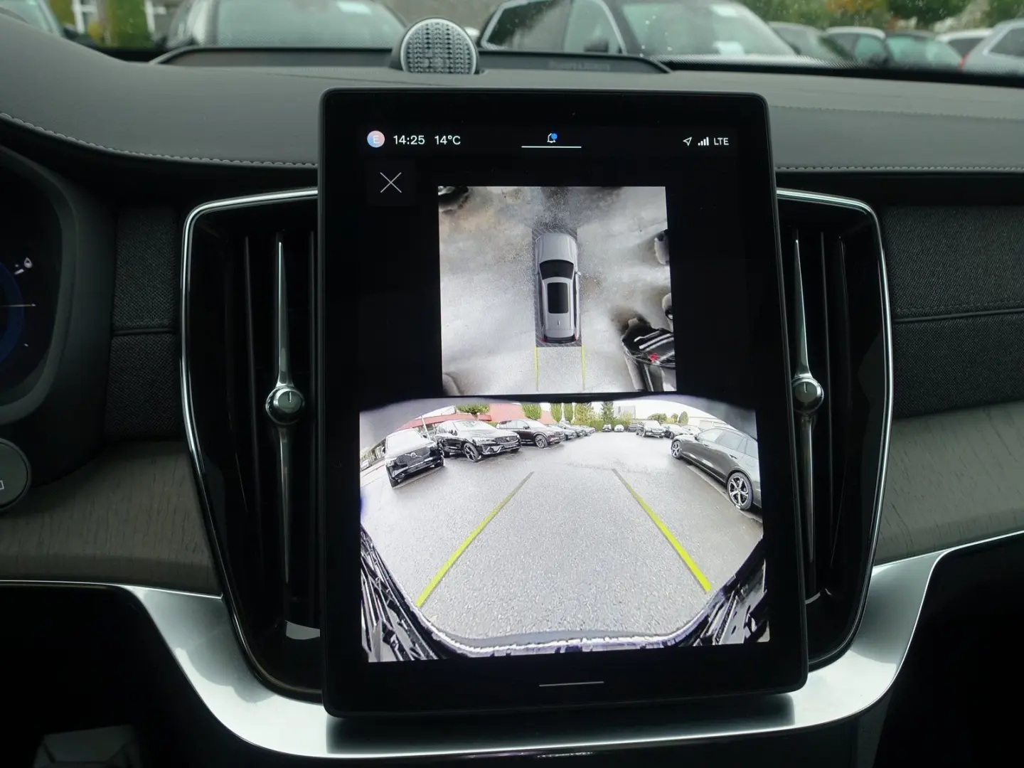 XC90 Plus Dark T8 AWD PHEV B&W AirSusp 360