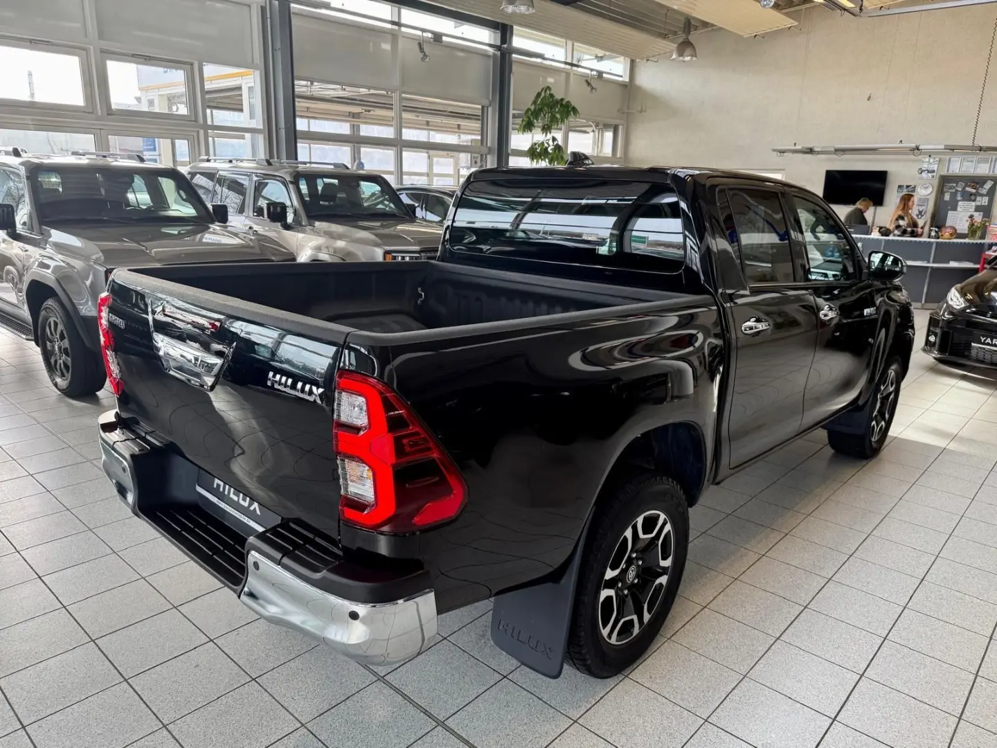 DOUBLE CAB EXECUTIVE-AUT-KAMERA-LED-RADAR-34.895