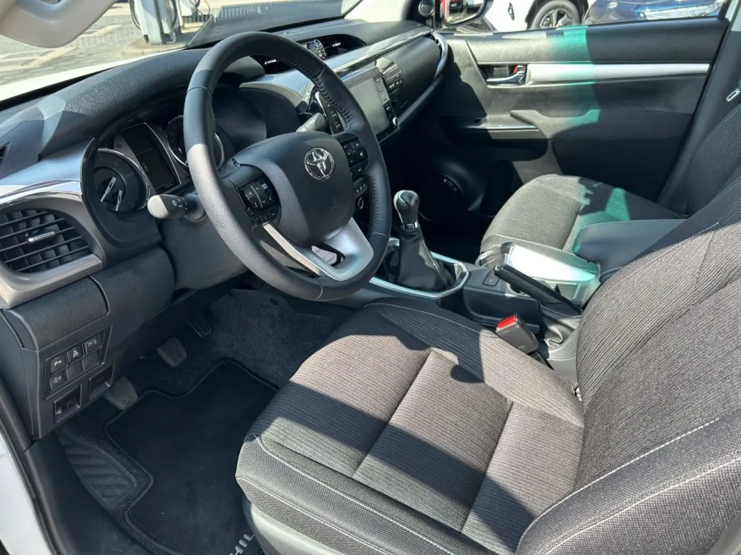 HiLux 4x4 Double Cab Comfort   AHK