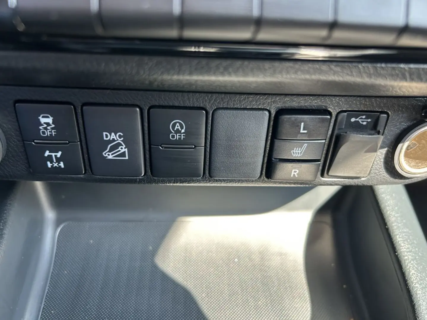 HiLux 4x4 Double Cab Comfort   AHK