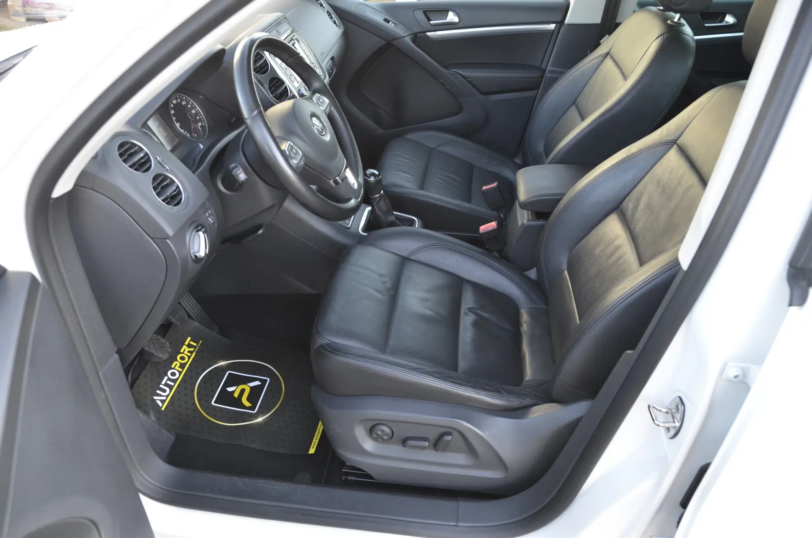 VOLKSWAGEN Tiguan 2.0 TDI 4Motion BlueMotion Carat