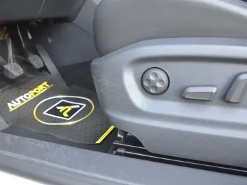 VOLKSWAGEN Tiguan 2.0 TDI 4Motion BlueMotion Carat