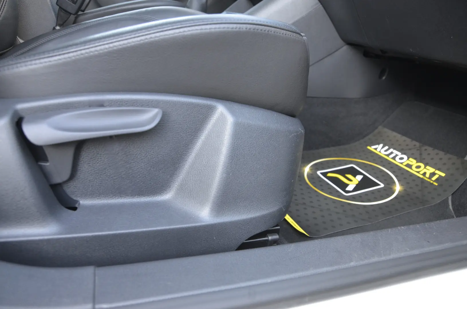 VOLKSWAGEN Tiguan 2.0 TDI 4Motion BlueMotion Carat