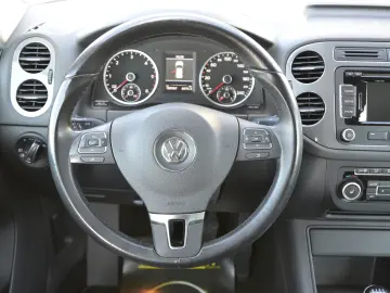 VOLKSWAGEN Tiguan 2.0 TDI 4Motion BlueMotion Carat