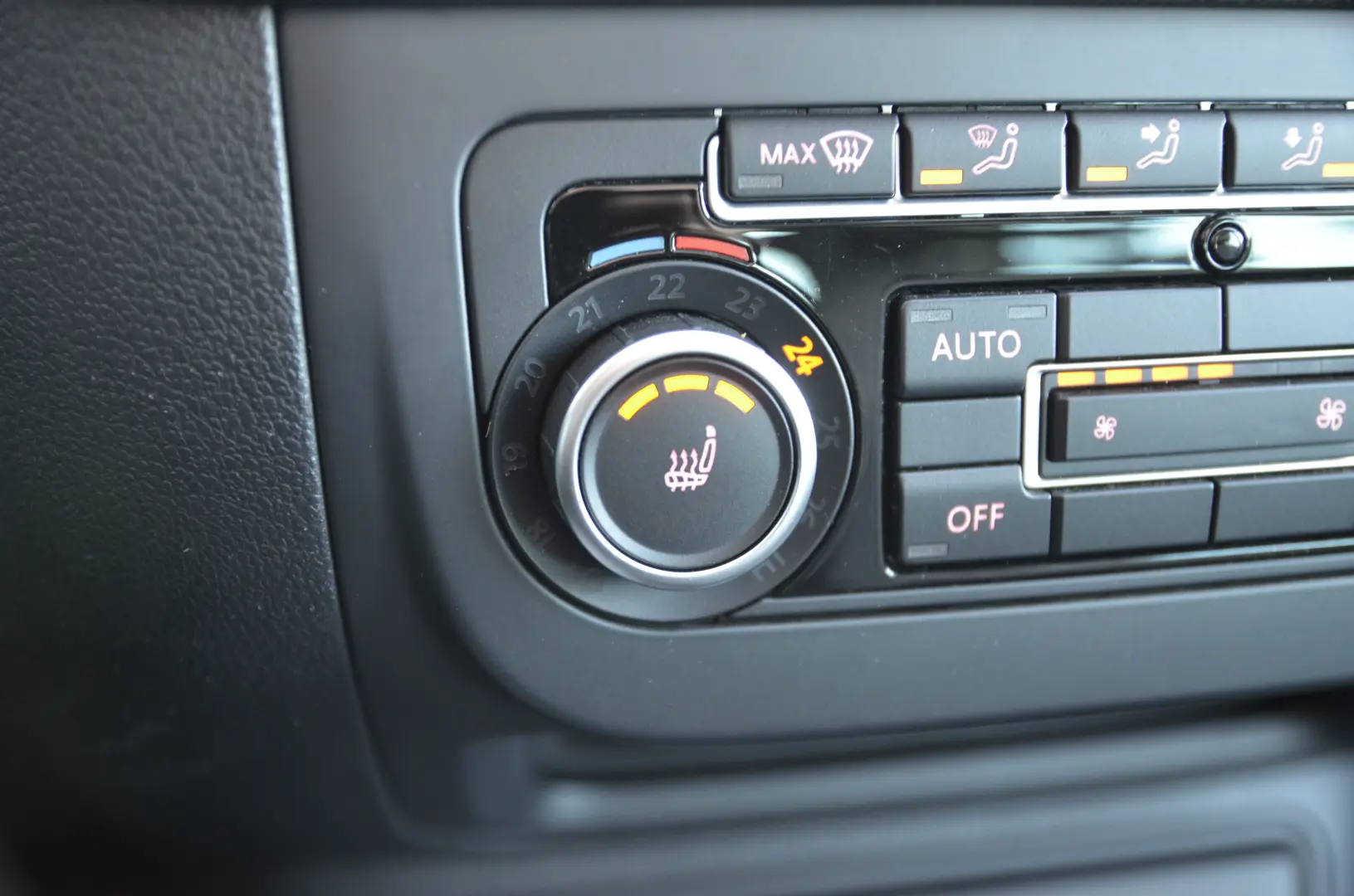 VOLKSWAGEN Tiguan 2.0 TDI 4Motion BlueMotion Carat