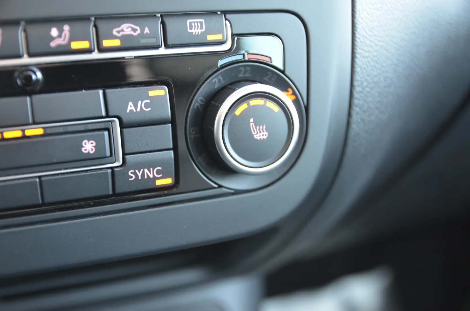 VOLKSWAGEN Tiguan 2.0 TDI 4Motion BlueMotion Carat