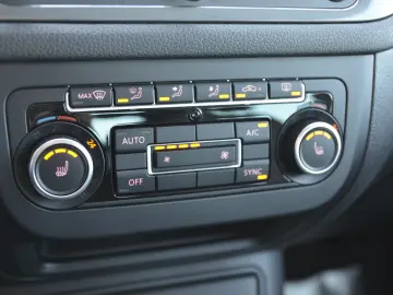 VOLKSWAGEN Tiguan 2.0 TDI 4Motion BlueMotion Carat