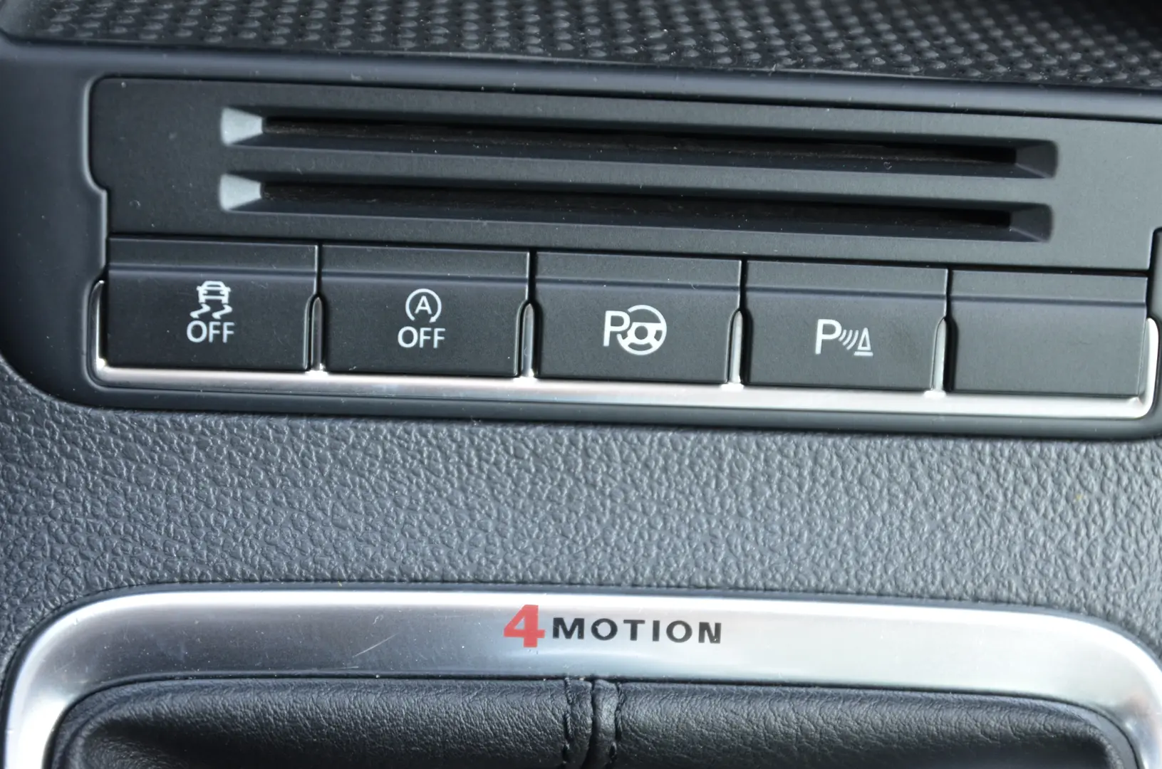 VOLKSWAGEN Tiguan 2.0 TDI 4Motion BlueMotion Carat