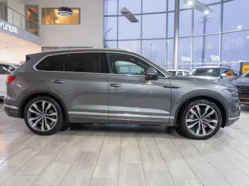 Volkswagen Touareg Elegance 4Motion 3.0 TSI Hybrid