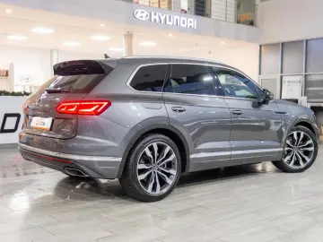 Volkswagen Touareg Elegance 4Motion 3.0 TSI Hybrid