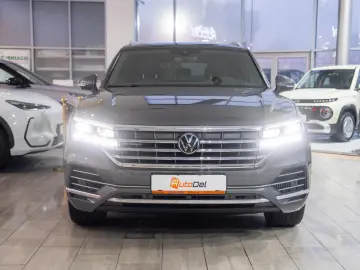 Volkswagen Touareg Elegance 4Motion 3.0 TSI Hybrid