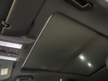 Volkswagen Touareg Elegance 4Motion 3.0 TSI Hybrid