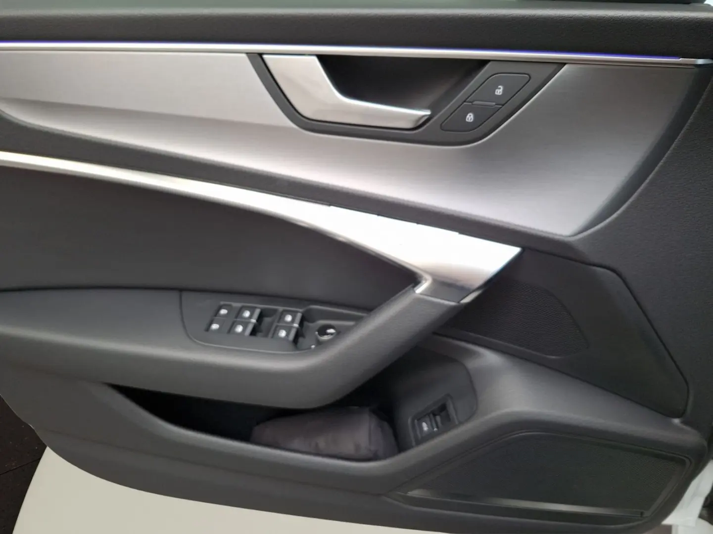 S6 Avant TDI 253(344) kW(PS) tiptronic