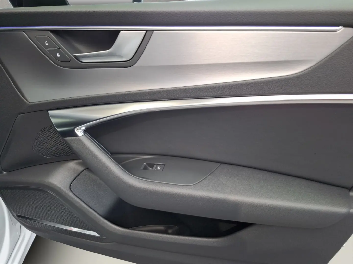 S6 Avant TDI 253(344) kW(PS) tiptronic