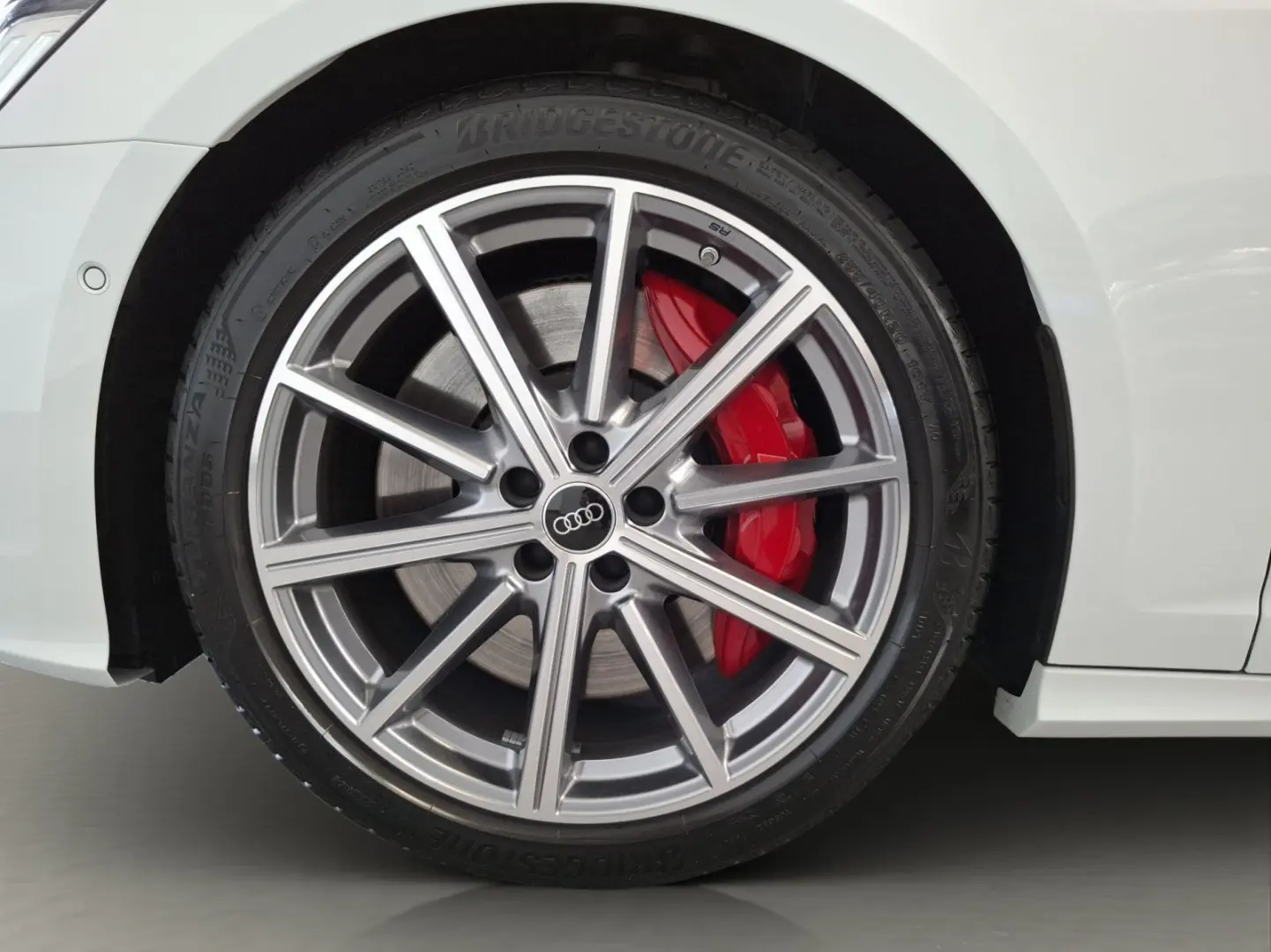 S6 Avant TDI 253(344) kW(PS) tiptronic