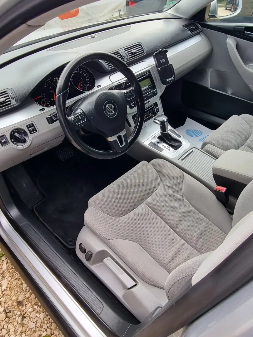Volkswagen Passat B6 Break  2.0 TDI – 140 CP – 2010