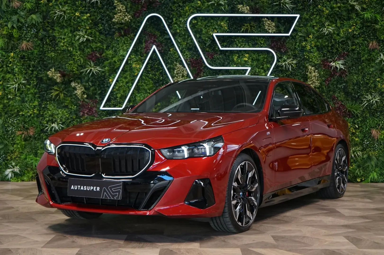 550e xDRIVE BOWERS HUD 360