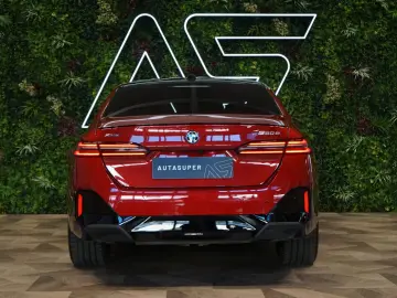 550e xDRIVE BOWERS HUD 360