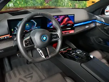 550e xDRIVE BOWERS HUD 360