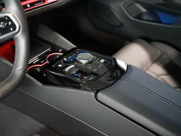 550e xDRIVE BOWERS HUD 360