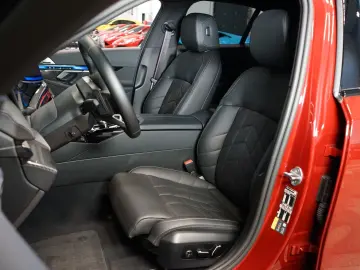 550e xDRIVE BOWERS HUD 360