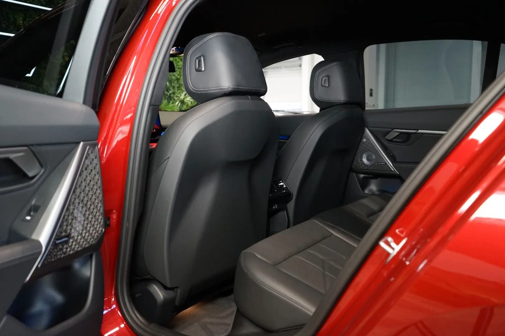 550e xDRIVE BOWERS HUD 360