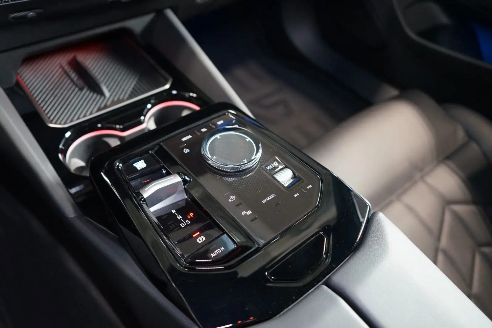 550e xDRIVE BOWERS HUD 360