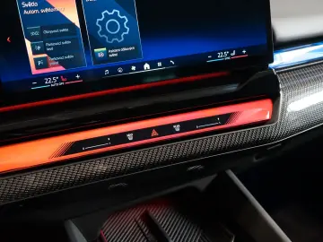 550e xDRIVE BOWERS HUD 360