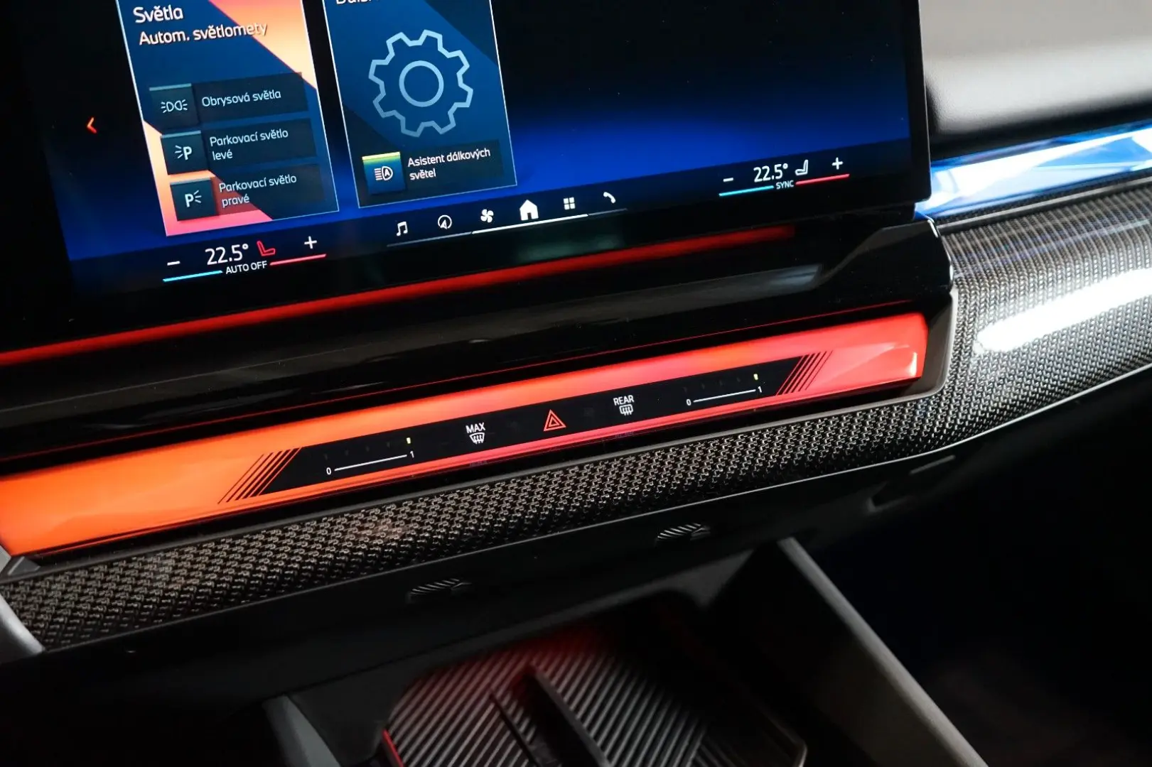 550e xDRIVE BOWERS HUD 360