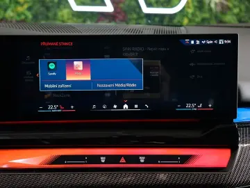 550e xDRIVE BOWERS HUD 360