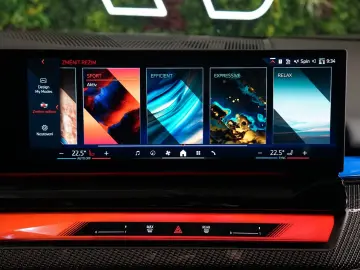 550e xDRIVE BOWERS HUD 360