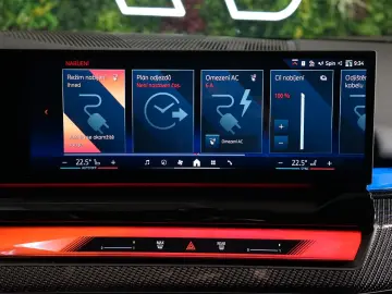 550e xDRIVE BOWERS HUD 360