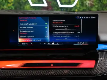 550e xDRIVE BOWERS HUD 360