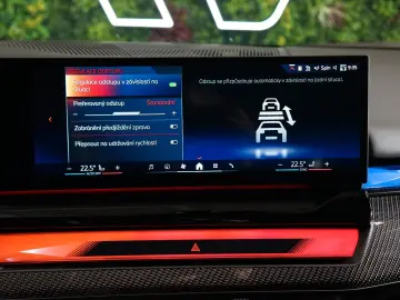 550e xDRIVE BOWERS HUD 360