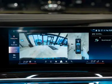 BMW 750 e xDrive M SPORTS PRO SKYLOUNGE