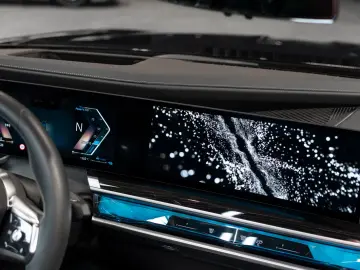 BMW 750 e xDrive M SPORTS PRO SKYLOUNGE