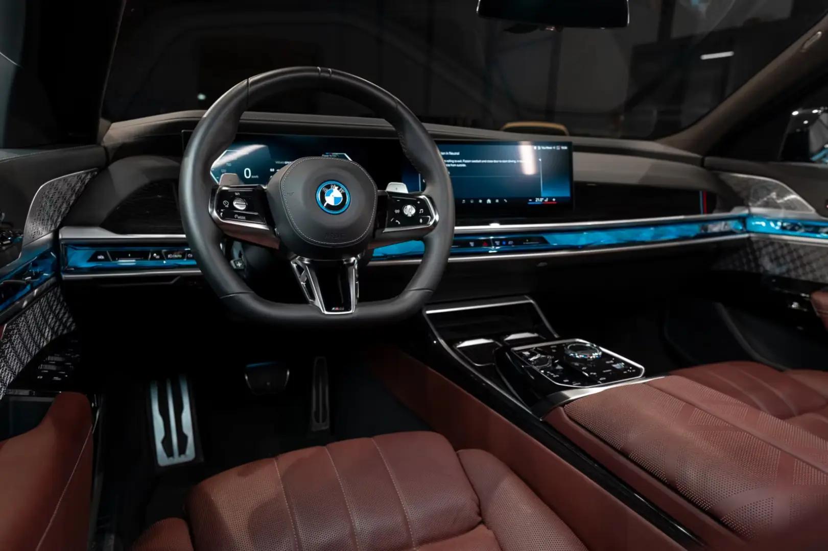 BMW 750 e xDrive M SPORTS PRO SKYLOUNGE