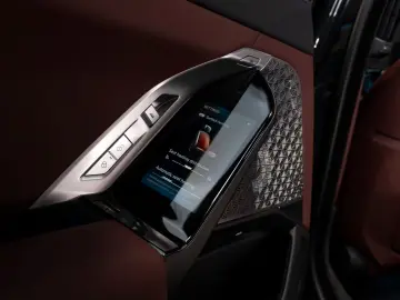 BMW 750 e xDrive M SPORTS PRO SKYLOUNGE