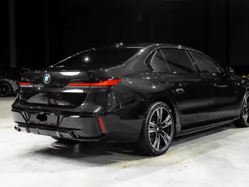 BMW 750 e xDrive M SPORTS PRO SKYLOUNGE