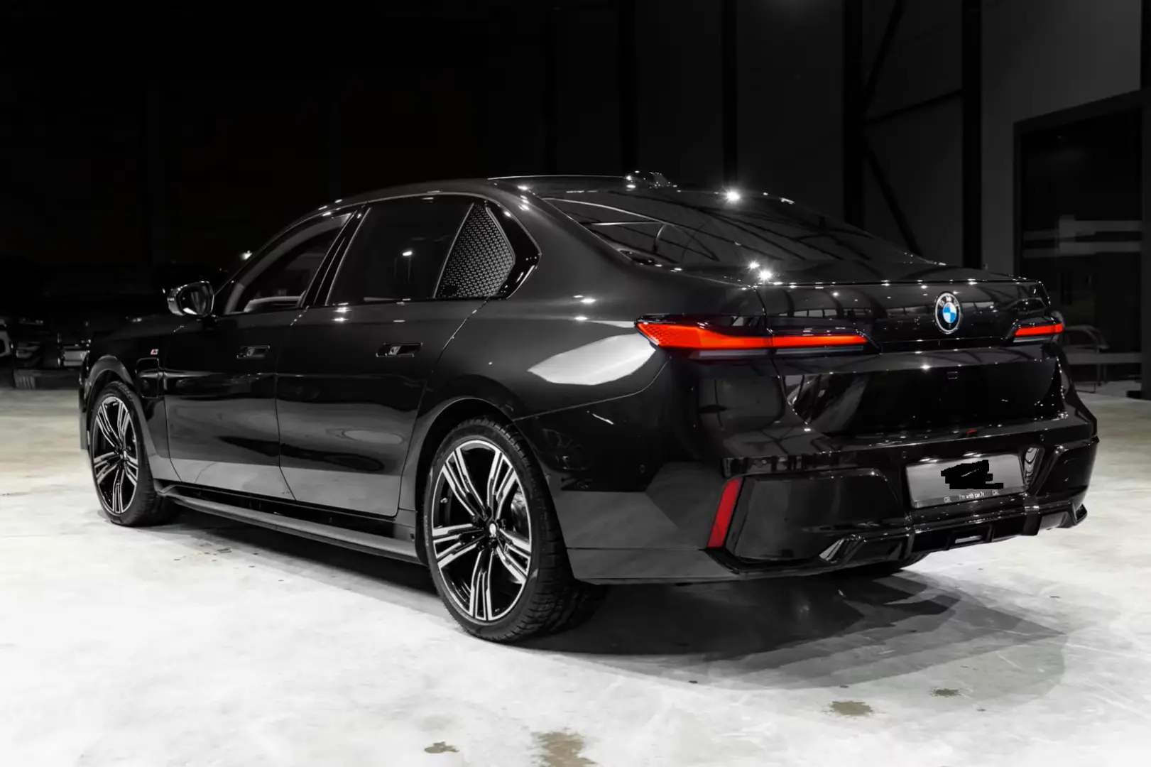 BMW 750 e xDrive M SPORTS PRO SKYLOUNGE