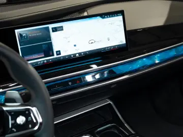 750e xDrive M Sport Pro SKY SOFT MASS VENT B&W