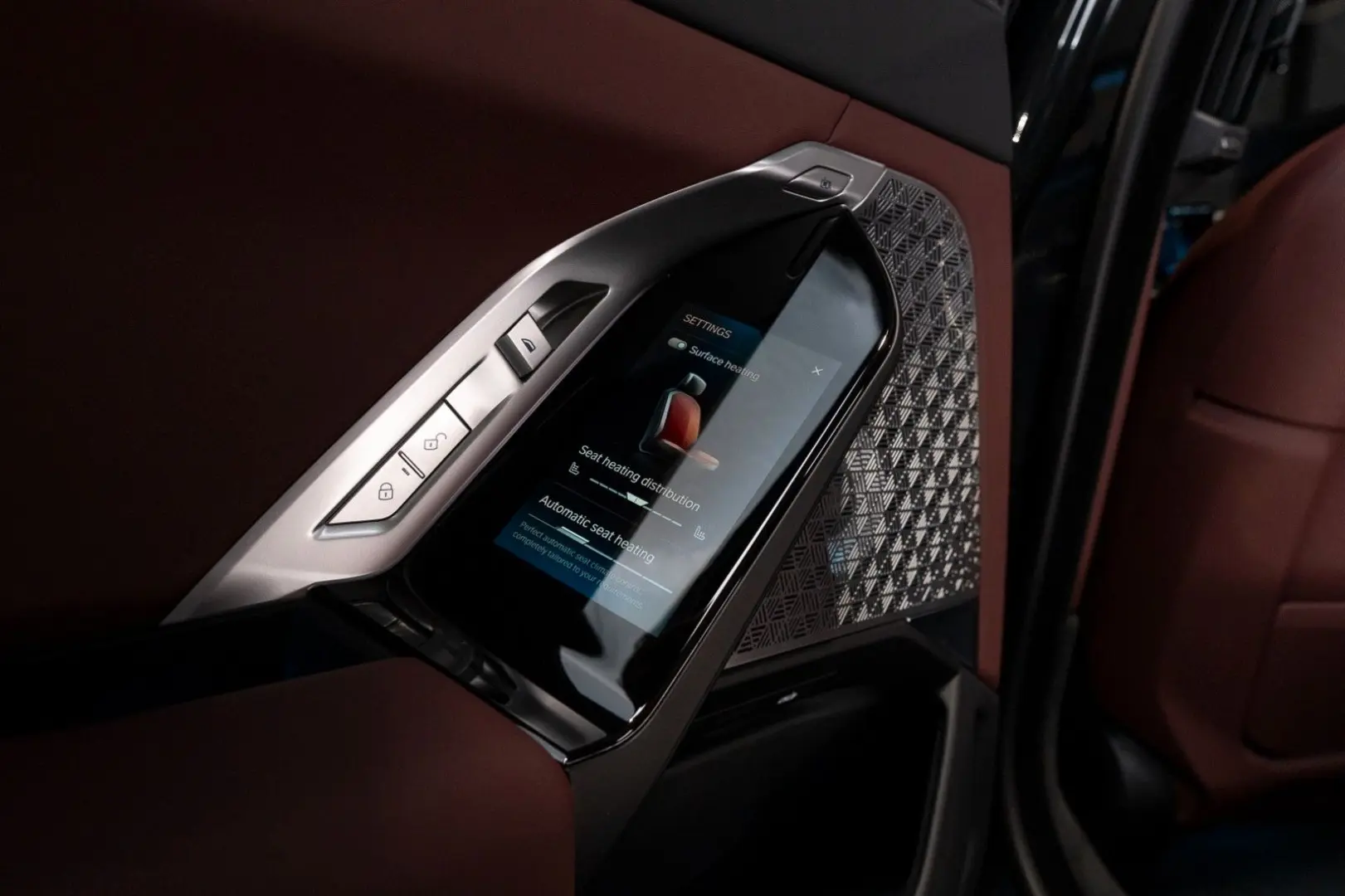 750e xDrive M Sport Pro SKY SOFT MASS VENT B&W