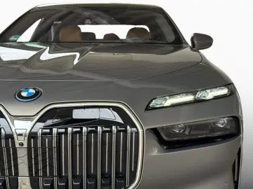 750e xDrive TV Kristall Aut.Türen B&W Executive