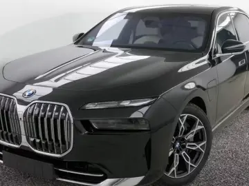 750e xDrive TV AUTOMATIC DOORS LOUNGE SEATING