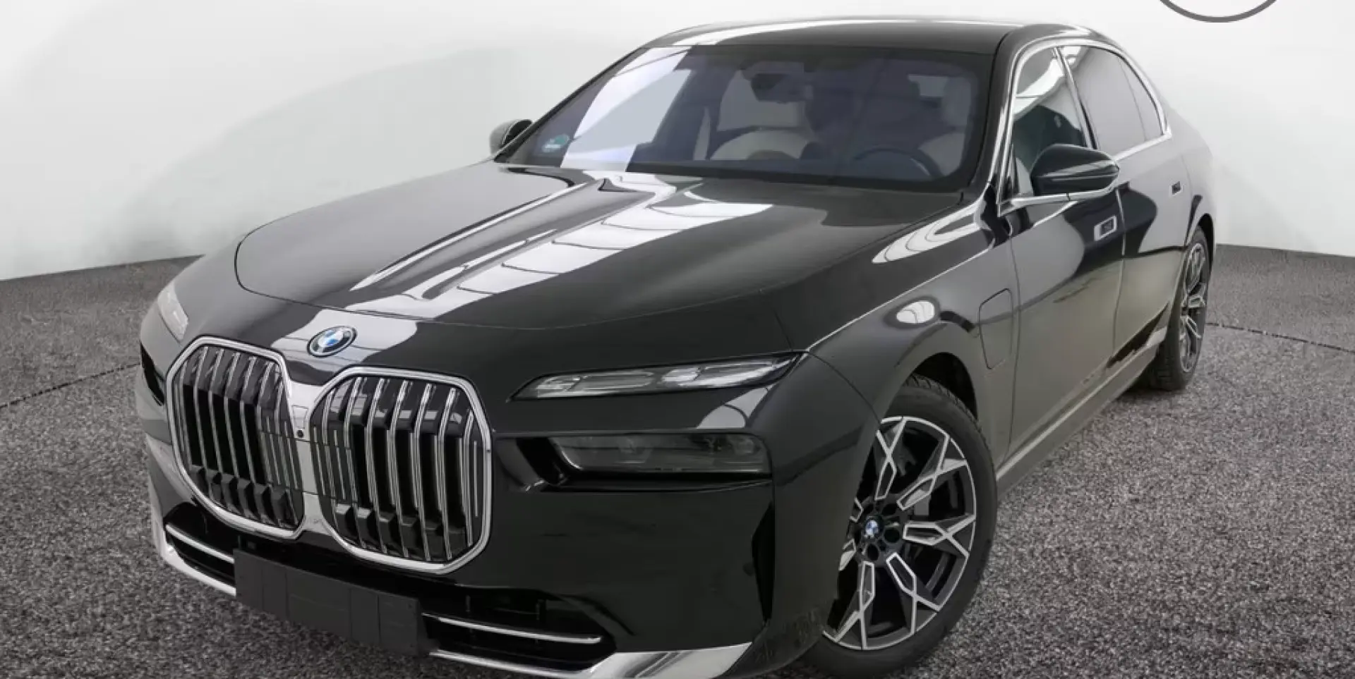 750e xDrive TV AUTOMATIC DOORS LOUNGE SEATING