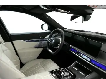 750e xDrive TV AUTOMATIC DOORS LOUNGE SEATING