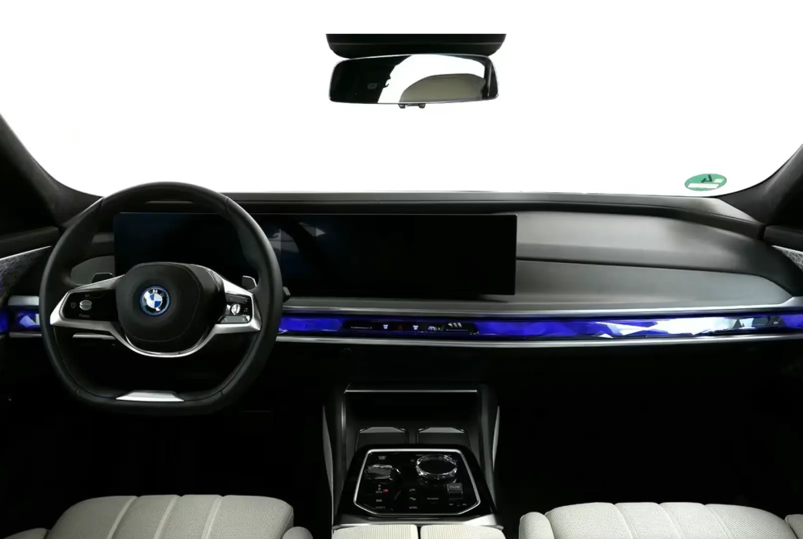 750e xDrive TV AUTOMATIC DOORS LOUNGE SEATING